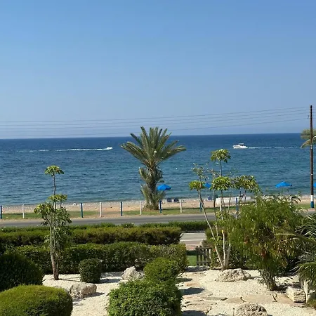 Latchi Riviera Thalassa Vilă